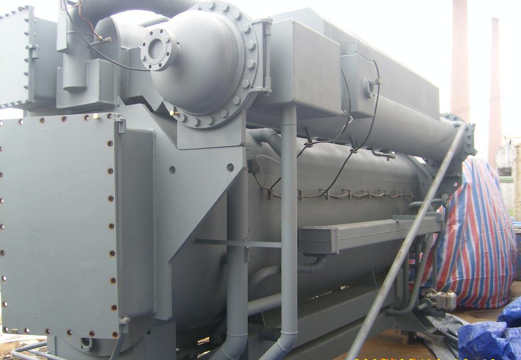 出售9.9成新三洋溴化鋰制冷機(jī)